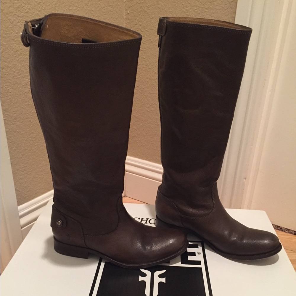 Beautiful FRYE Melissa Button Back Zip boots
